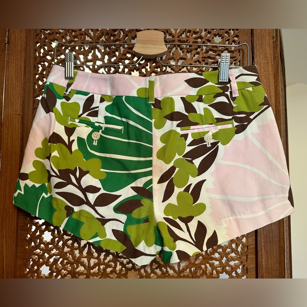 🚺 NWOT J.Crew Low Fit shorts with tropical print - Picture 4 of 7